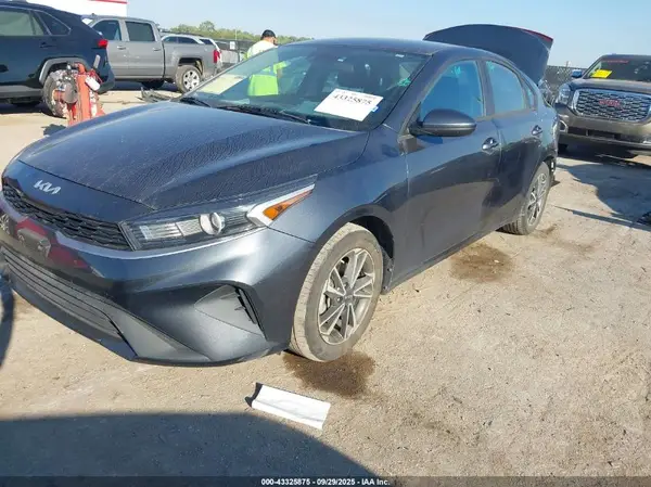 3KPF24AD8PE603132 2023 KIA FORTE - Image 2