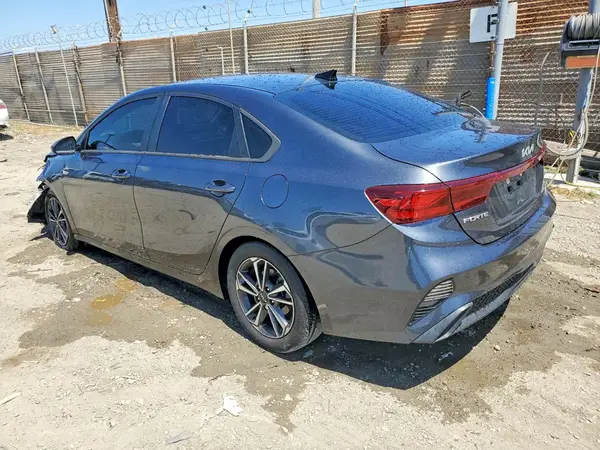 3KPF24AD8PE603874 2023 KIA FORTE - Image 2