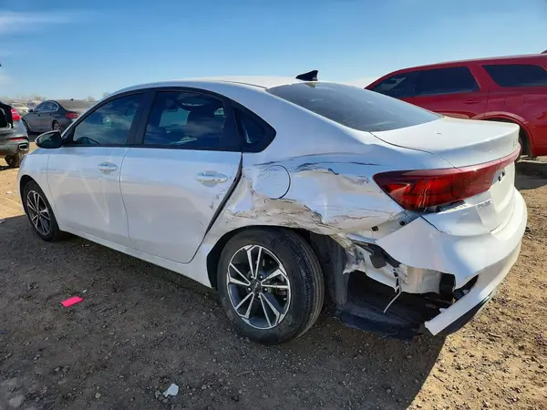 3KPF24AD8PE604328 2023 KIA FORTE - Image 2