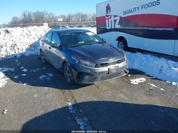 3KPF24AD8PE606399 2023 KIA FORTE - Image 1