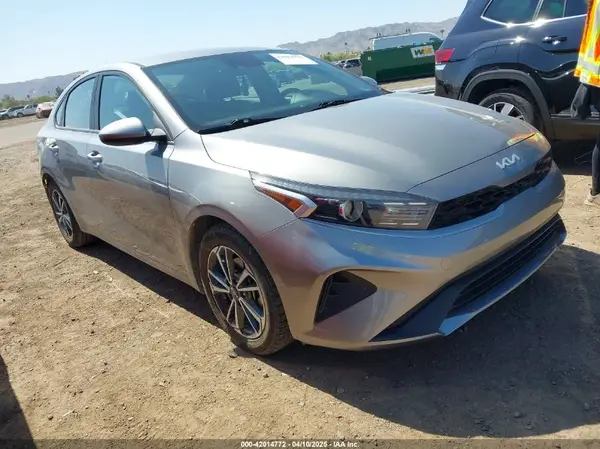 3KPF24AD8PE608024 2023 KIA FORTE - Image 1
