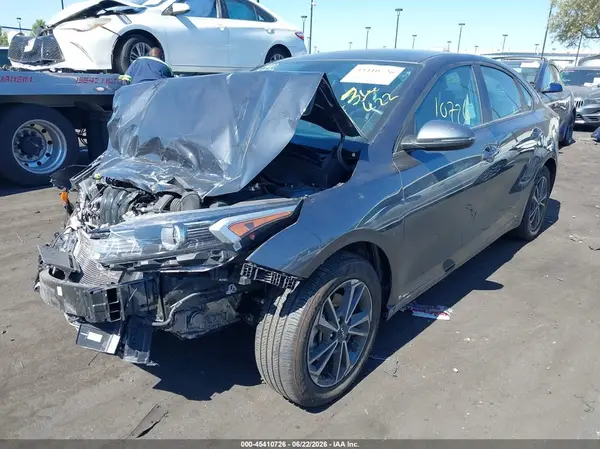 3KPF24AD8PE608749 2023 KIA FORTE - Image 2