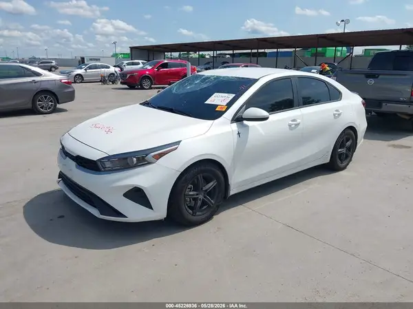 3KPF24AD8PE609187 2023 KIA FORTE - Image 2