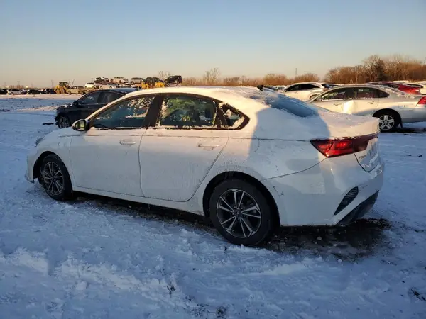 3KPF24AD8PE610744 2023 KIA FORTE - Image 2