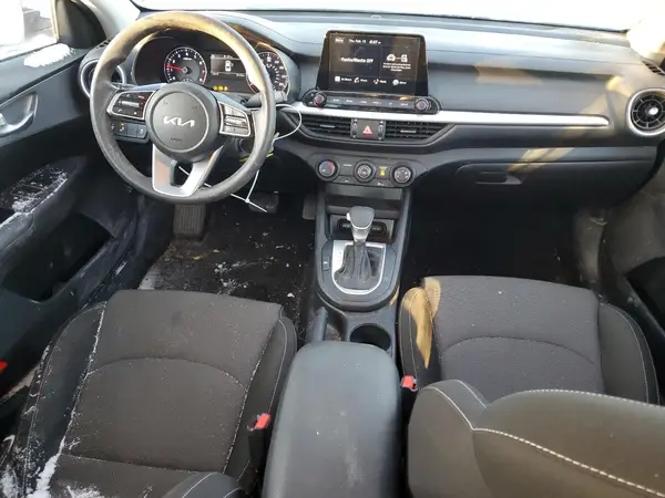 3KPF24AD8PE610744 2023 KIA FORTE - Image 8