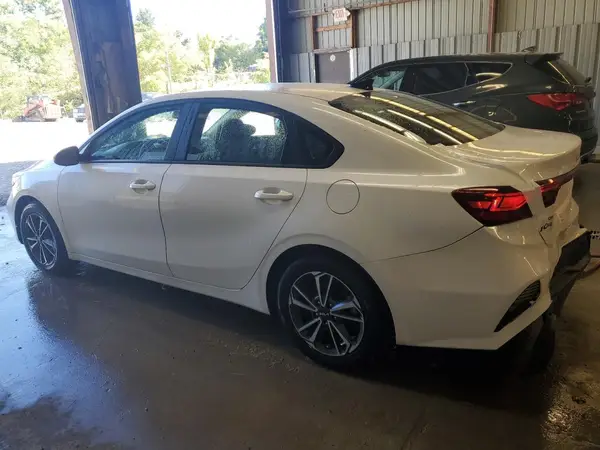 3KPF24AD8PE613448 2023 KIA FORTE - Image 2
