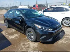 3KPF24AD8PE613613 2023 KIA FORTE