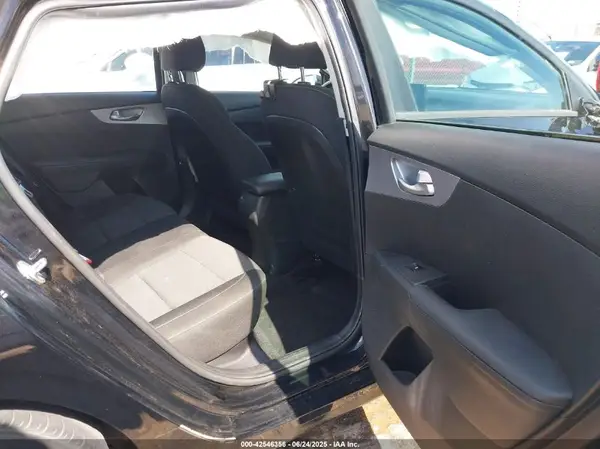 3KPF24AD8PE613613 2023 KIA FORTE - Image 8