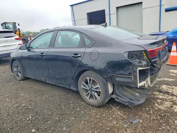3KPF24AD8PE614499 2023 KIA FORTE - Image 2