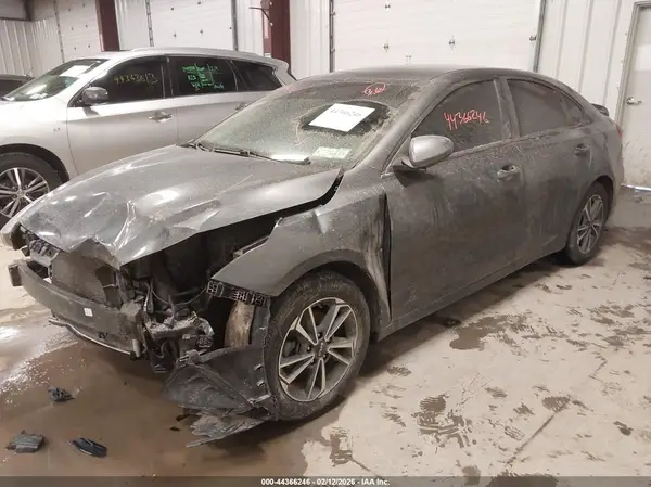 3KPF24AD8PE616883 2023 KIA FORTE - Image 2