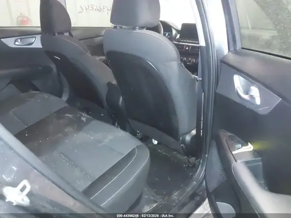 3KPF24AD8PE616883 2023 KIA FORTE - Image 8