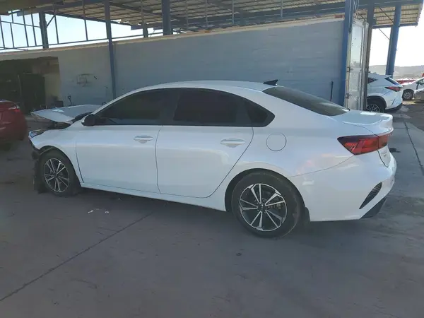 3KPF24AD8PE618892 2023 KIA FORTE - Image 2