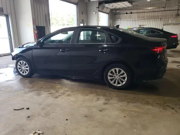 3KPF24AD8PE619489 2023 KIA FORTE - Image 2