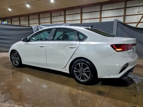 3KPF24AD8PE620089 2023 KIA FORTE - Image 2