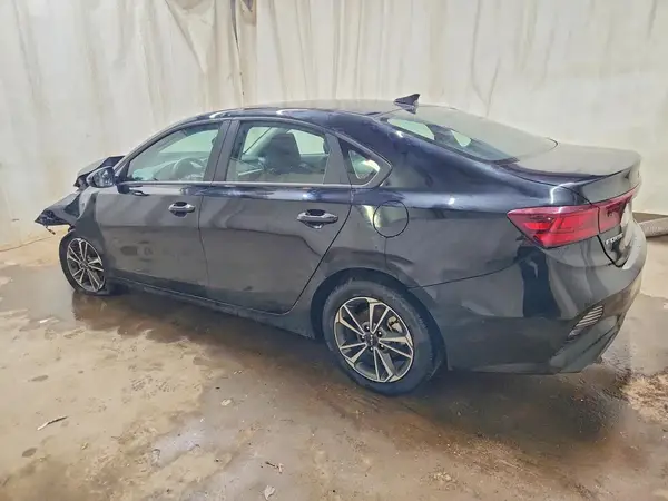 3KPF24AD8PE622151 2023 KIA FORTE - Image 2