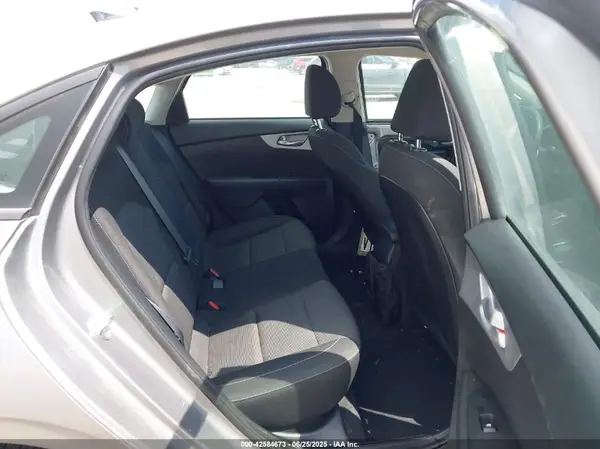 3KPF24AD8PE622876 2023 KIA FORTE - Image 8