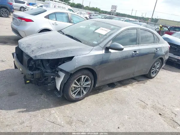 3KPF24AD8PE623333 2023 KIA FORTE - Image 2