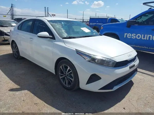 3KPF24AD8PE624501 2023 KIA FORTE - Image 1