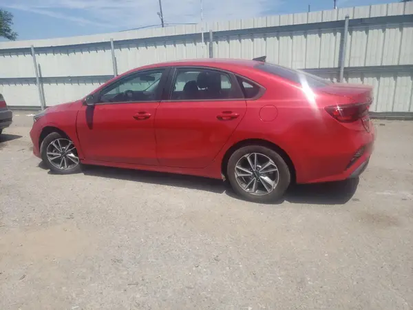 3KPF24AD8PE624692 2023 KIA FORTE - Image 2