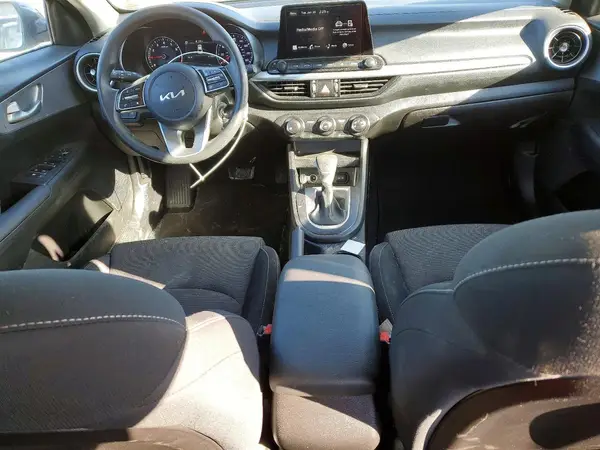 3KPF24AD8PE628872 2023 KIA FORTE - Image 8