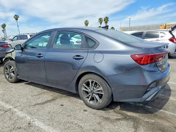 3KPF24AD8PE629505 2023 KIA FORTE - Image 2