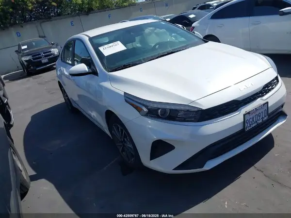 3KPF24AD8PE630072 2023 KIA FORTE - Image 1