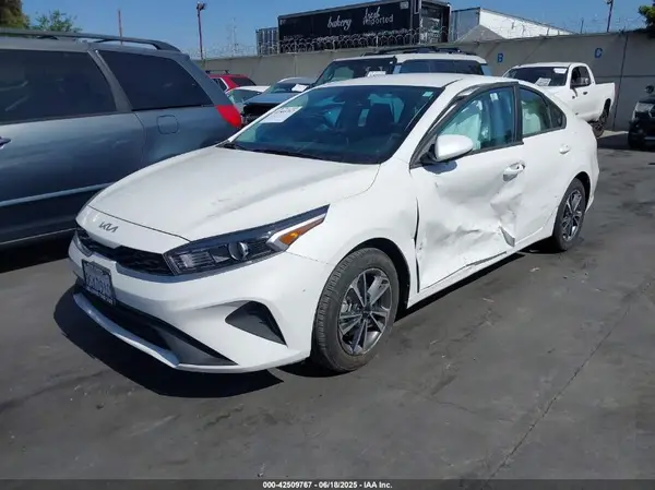 3KPF24AD8PE630072 2023 KIA FORTE - Image 2
