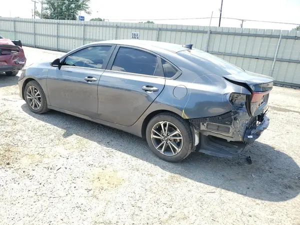 3KPF24AD8PE630184 2023 KIA FORTE - Image 2