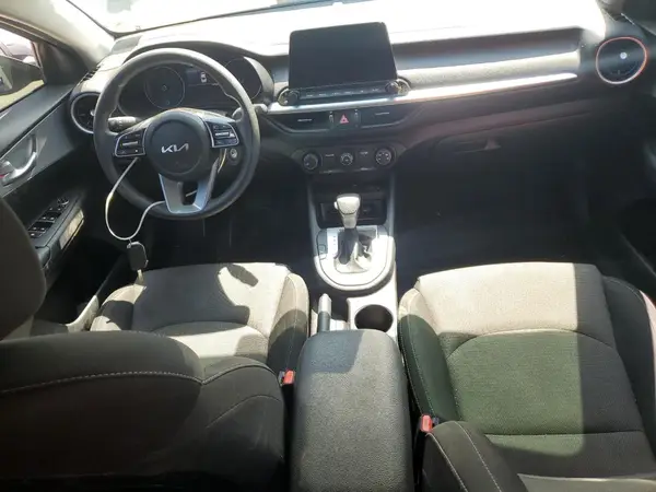 3KPF24AD8PE630184 2023 KIA FORTE - Image 8