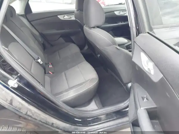 3KPF24AD8PE630752 2023 KIA FORTE - Image 8