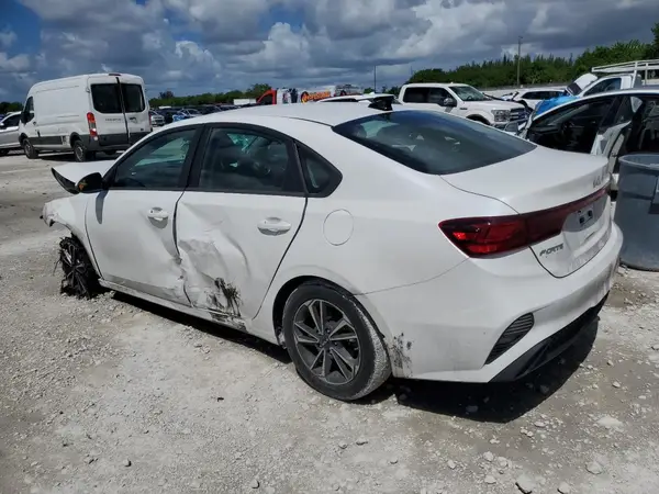 3KPF24AD8PE631920 2023 KIA FORTE - Image 2