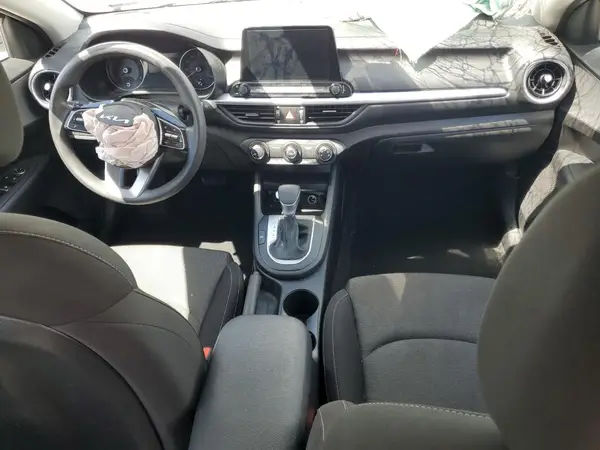 3KPF24AD8PE631920 2023 KIA FORTE - Image 8