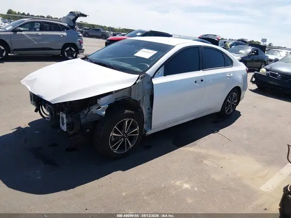 3KPF24AD8PE631934 2023 KIA FORTE - Image 2