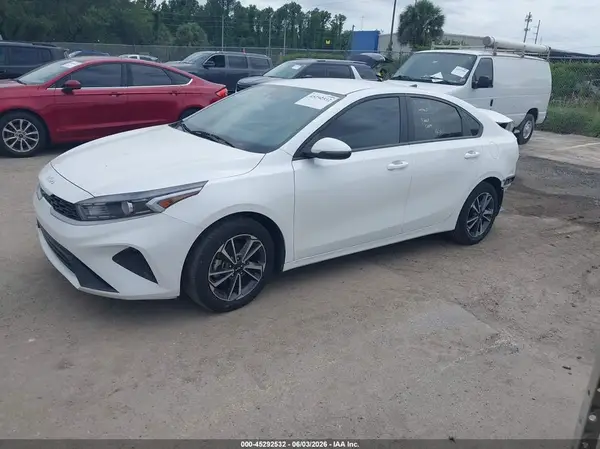 3KPF24AD8PE632100 2023 KIA FORTE - Image 2