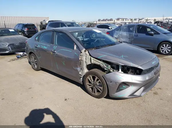 3KPF24AD8PE640536 2023 KIA FORTE - Image 1