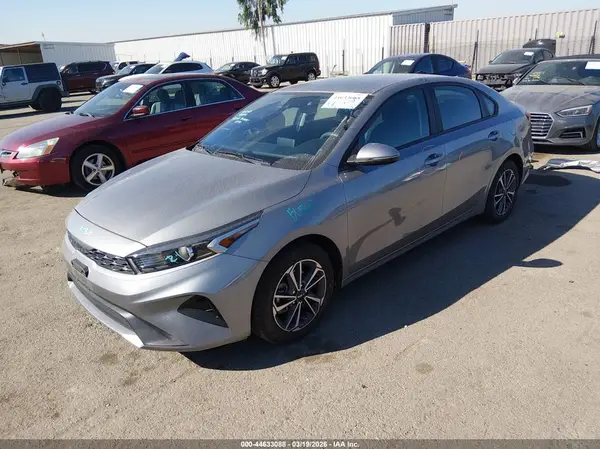 3KPF24AD8PE640536 2023 KIA FORTE - Image 2