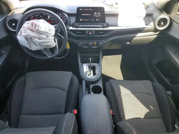 3KPF24AD8PE640780 2023 KIA FORTE - Image 8