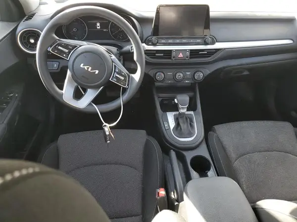 3KPF24AD8PE643551 2023 KIA FORTE - Image 8