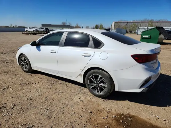 3KPF24AD8PE643792 2023 KIA FORTE - Image 2