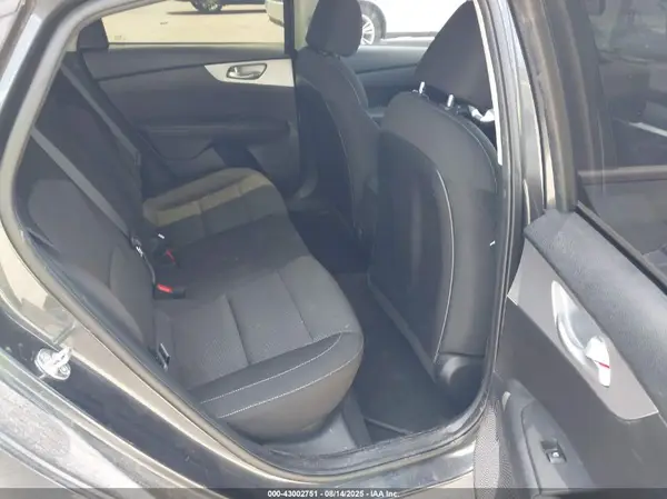3KPF24AD8PE644988 2023 KIA FORTE - Image 8