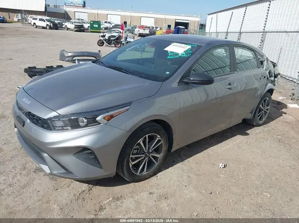 3KPF24AD8PE647194 2023 KIA FORTE - Image 2