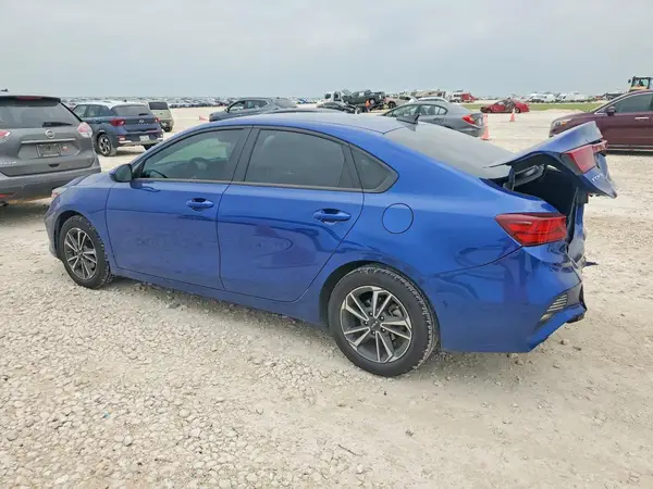 3KPF24AD8PE647972 2023 KIA FORTE - Image 2