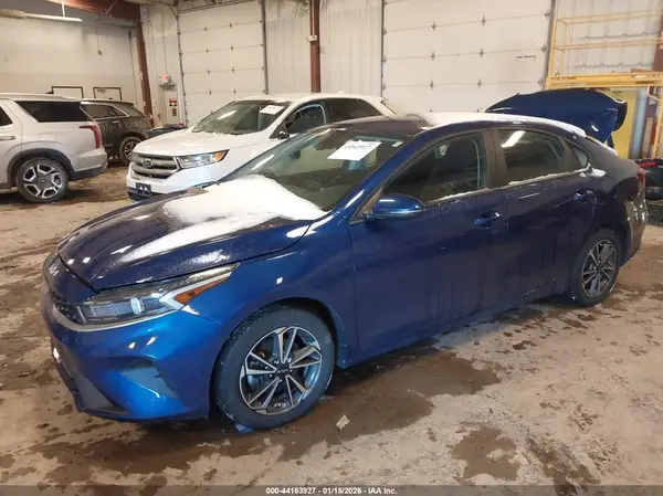 3KPF24AD8PE653111 2023 KIA FORTE - Image 2