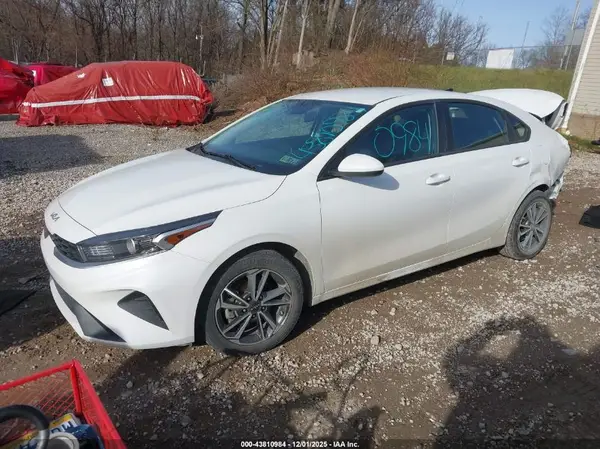 3KPF24AD8PE657434 2023 KIA FORTE - Image 2