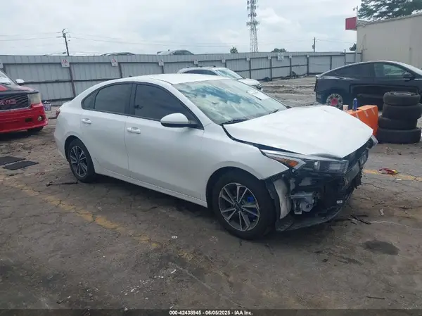 3KPF24AD8PE659281 2023 KIA FORTE - Image 1