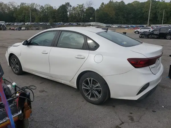 3KPF24AD8PE662682 2023 KIA FORTE - Image 2
