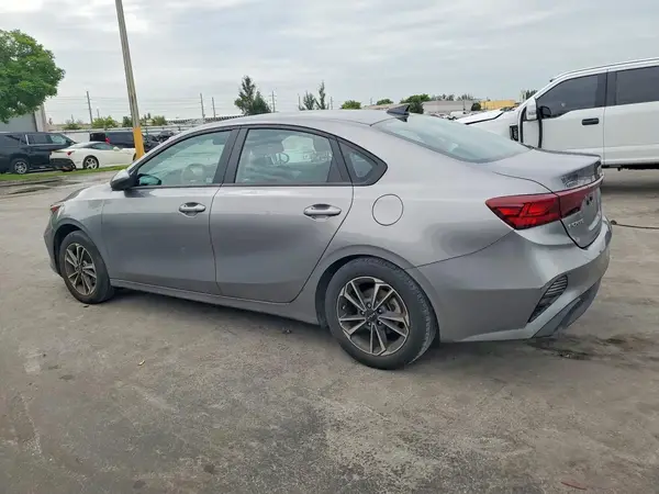 3KPF24AD8PE663041 2023 KIA FORTE - Image 2