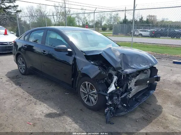 3KPF24AD8PE663900 2023 KIA FORTE - Image 1