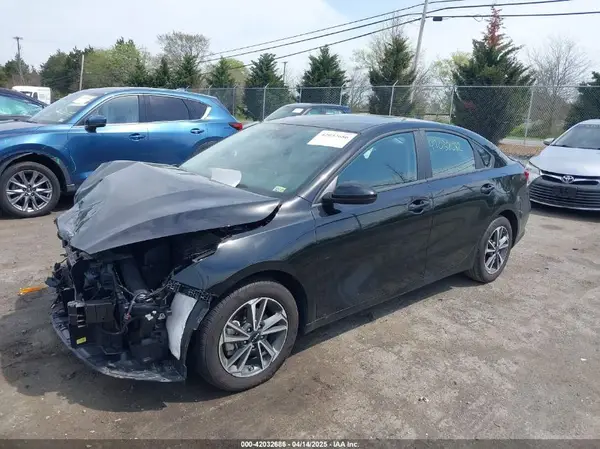3KPF24AD8PE663900 2023 KIA FORTE - Image 2