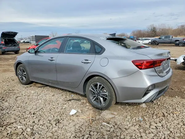 3KPF24AD8PE664495 2023 KIA FORTE - Image 2